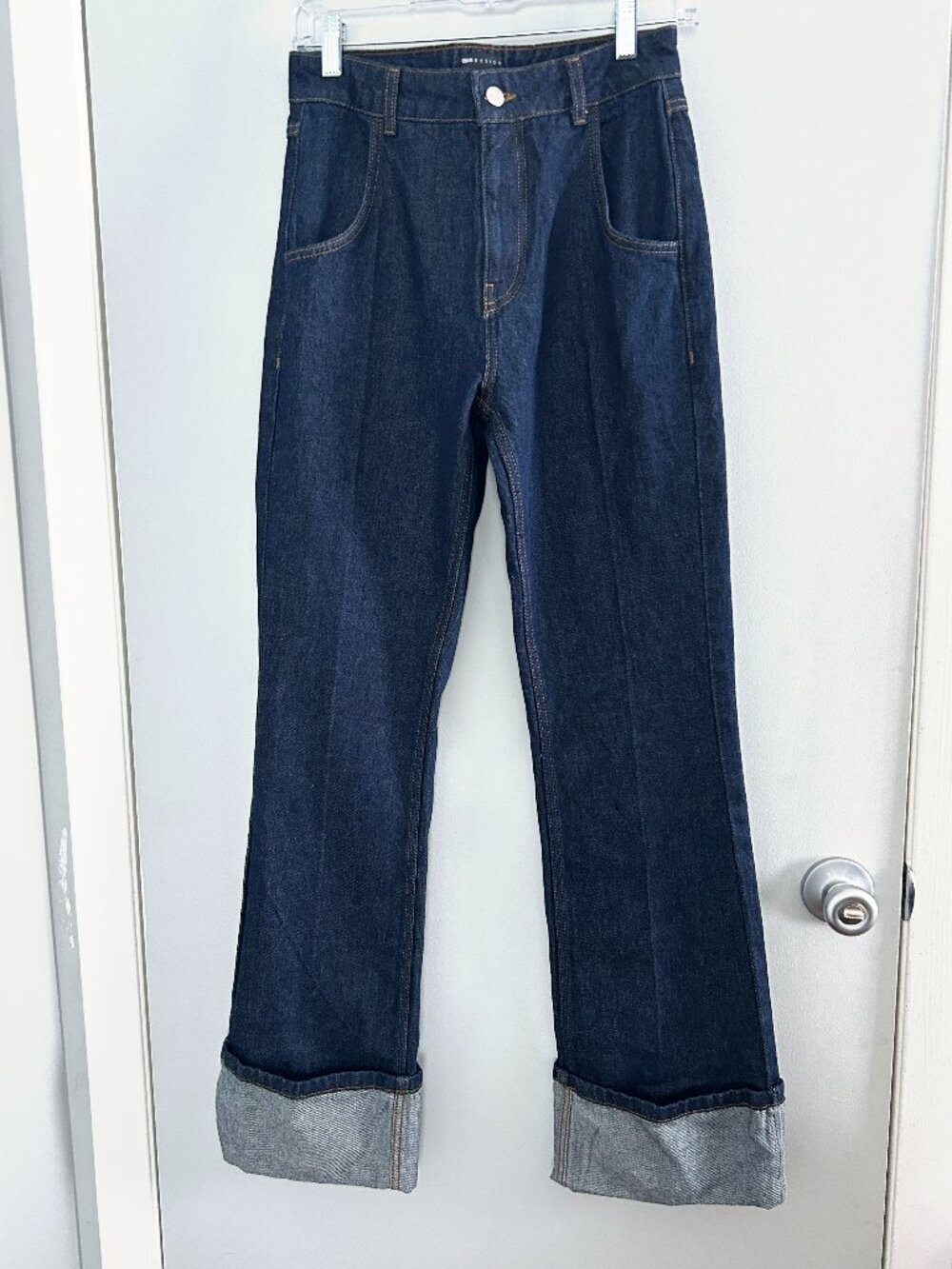 ASOS DESIGN Mid Rise Straight Jeans Turn Up Cuff Rinse Wash Denim Size 4